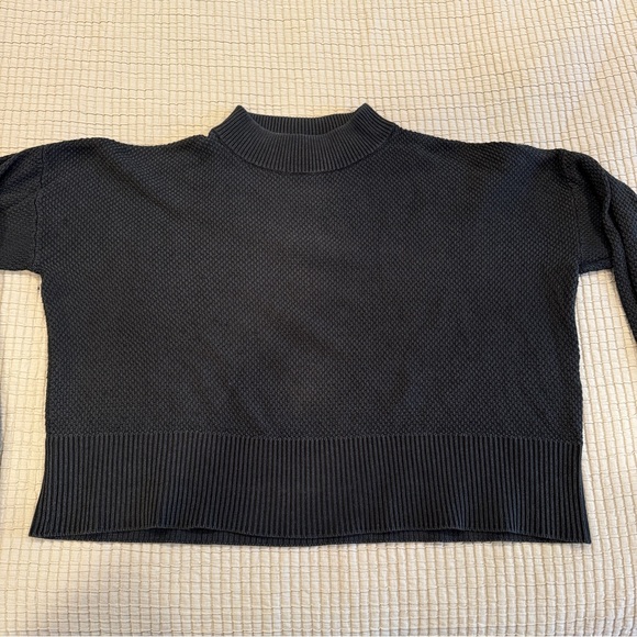 Aritzia Wilfred Mock Neck Black Cropped Boxy Sweater - M - Picture 2 of 8